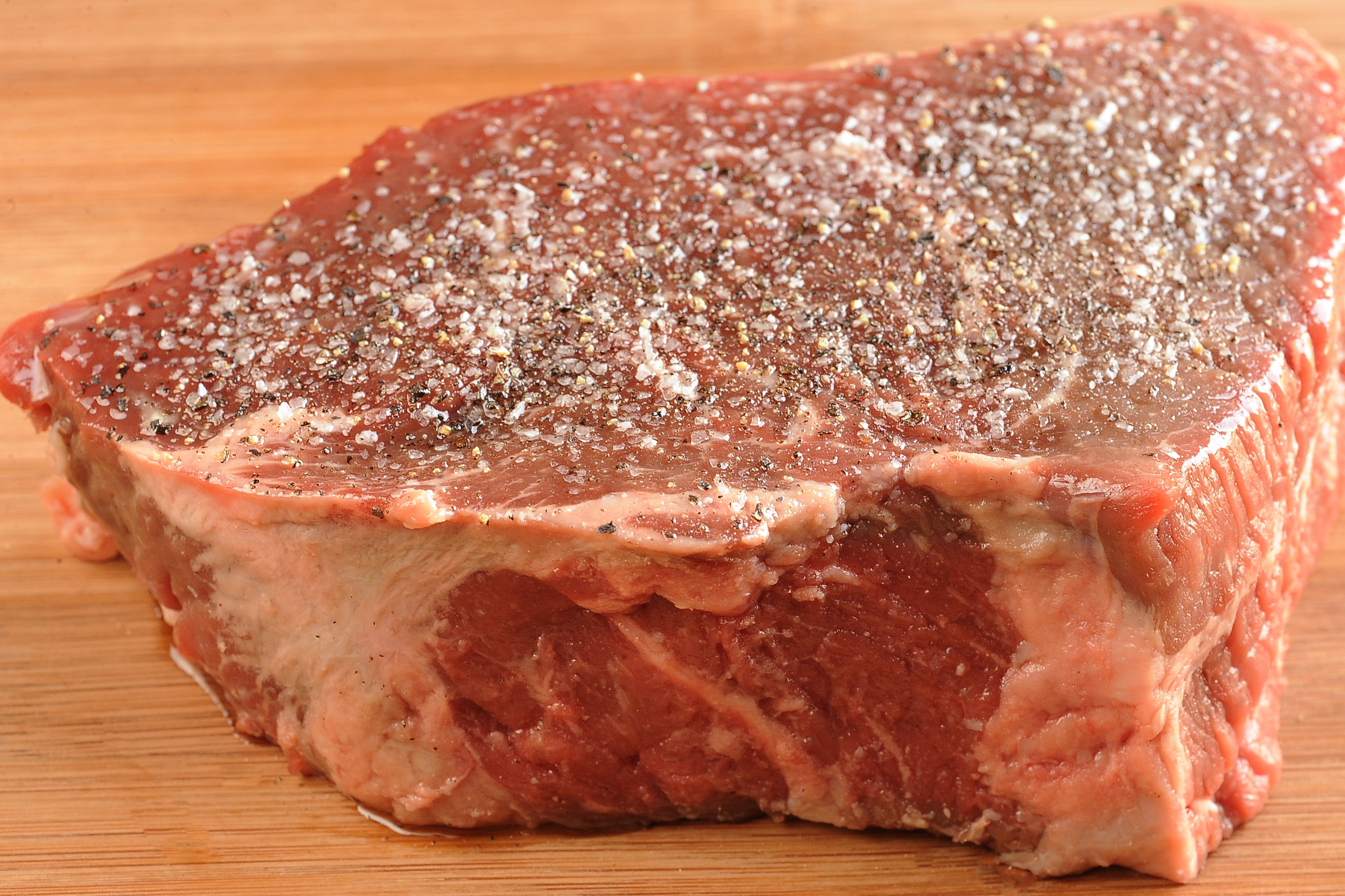 How to Cook Sirloin Steak in an Oven | LIVESTRONG.COM