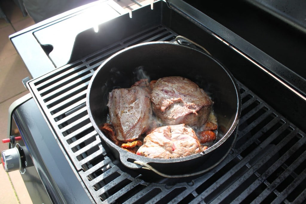 Pulled Beef vom Falschen Filet aus dem Dutch Oven | Futterattacke.de