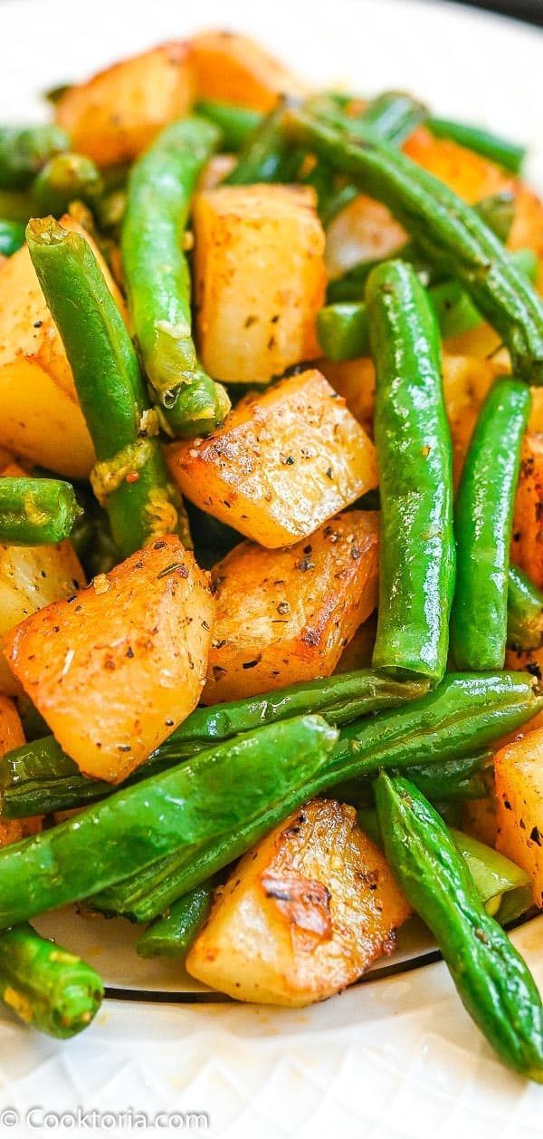 Roasted Green Beans and Potatoes | Green bean recipes, Asparagus recipe