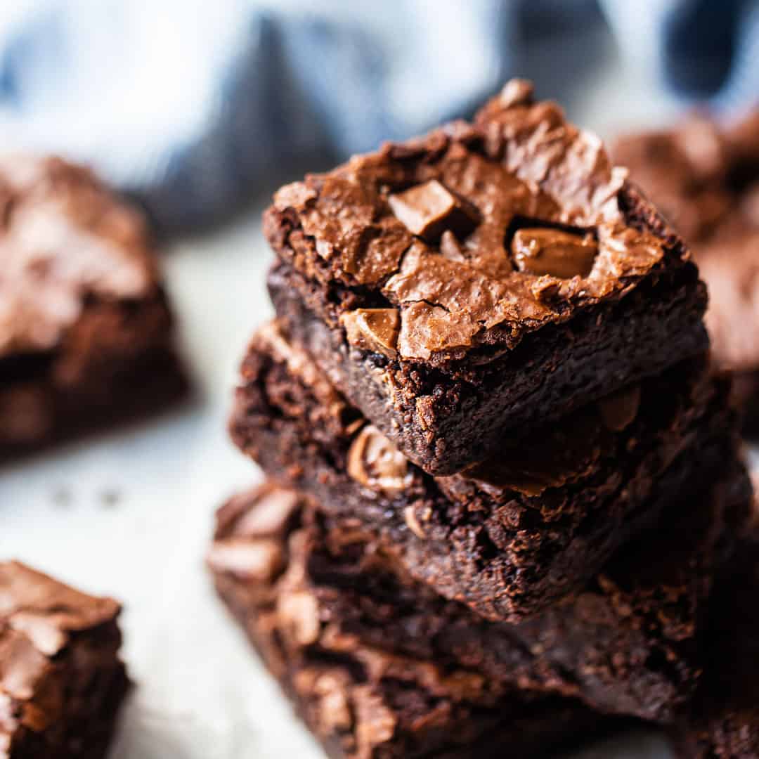 Brownies fra Bunnen Av: Enkel oppskrift, så fudgy & rich! - Baking Et